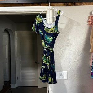 NEW WITHOUT TAGS TROPICAL DRESS